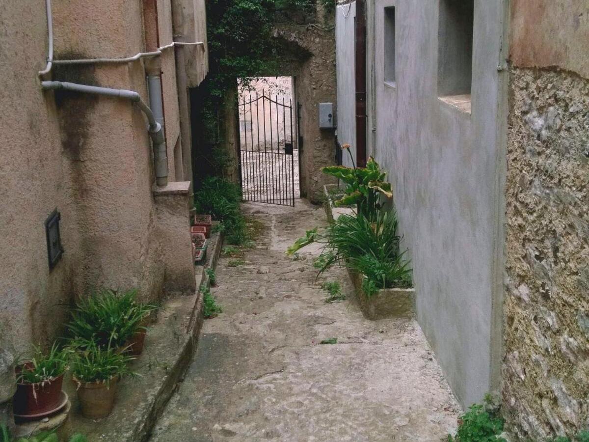 فندق Casa Bomboniera إريس المظهر الخارجي الصورة